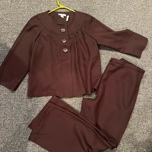 Brown pant suit Dress Barn 16 women’s petite